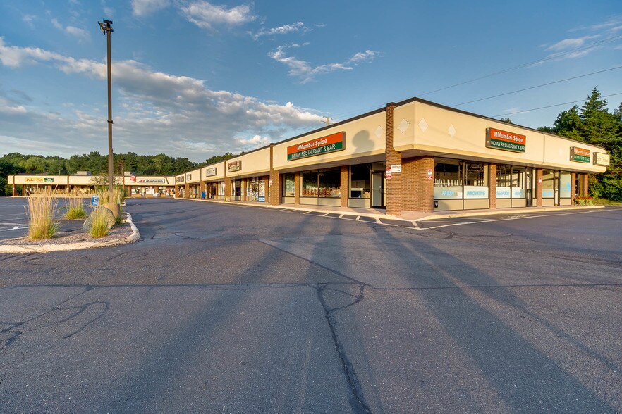 More Photos Of 945 Cromwell Ave, Rocky Hill Storefront For Lease