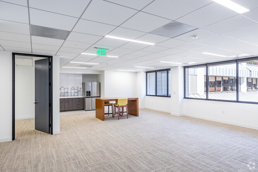 More Photos Of 1 Harbor Dr, Sausalito Unknown For Lease