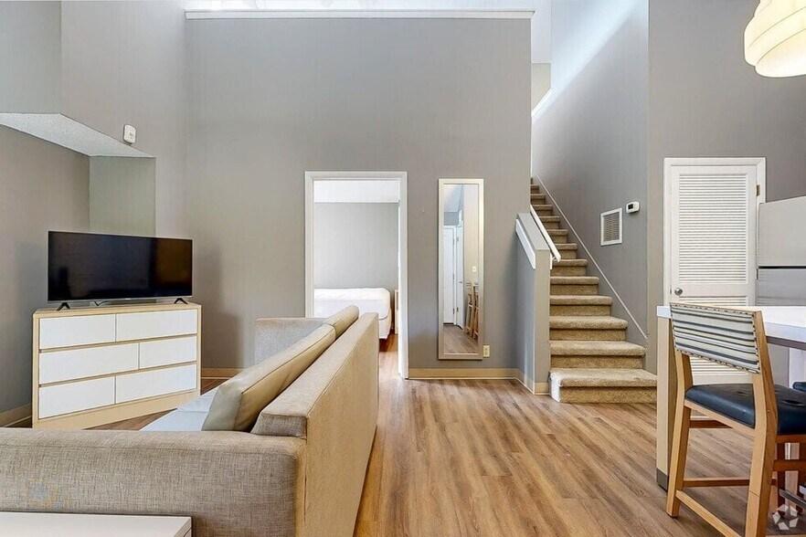 More Photos Of 3 Greenhill Pky, Birmingham Apartments For Sale