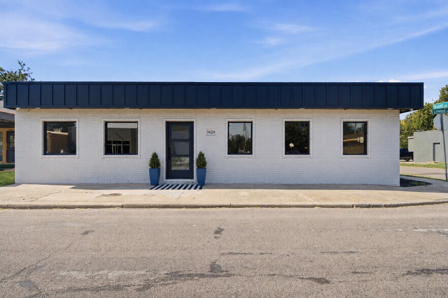 More Photos Of 1420 Linwood Blvd, Oklahoma City Office For Sale