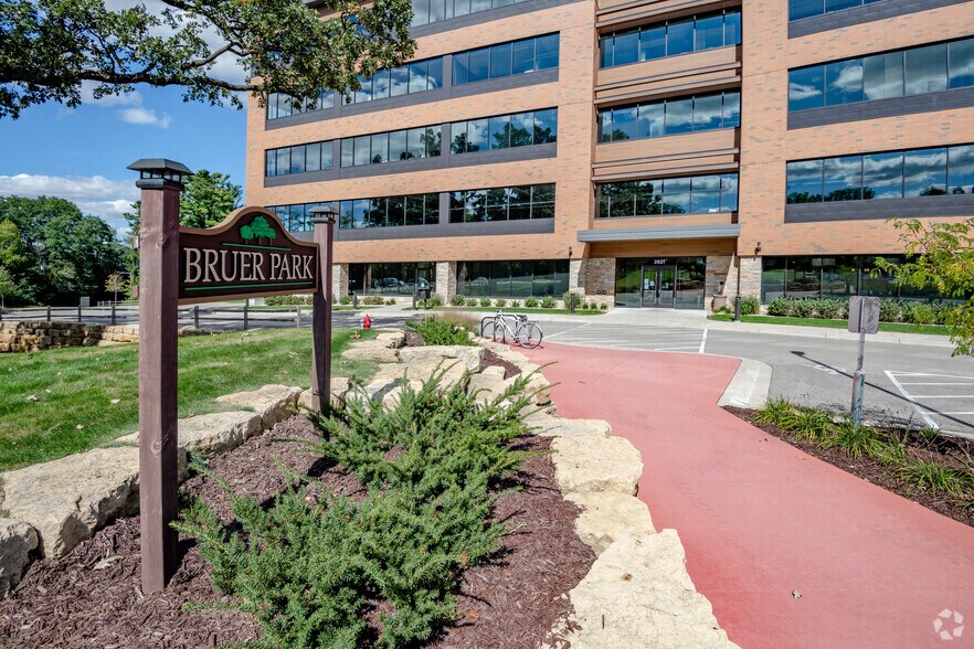 More Photos Of 2921 Landmark Pl, Madison Office Residential For Lease