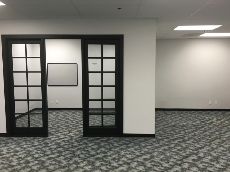 More Photos Of 650 San Benito St, Hollister Freestanding For Lease