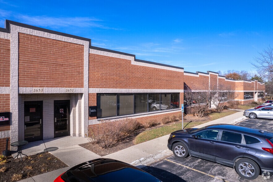 More Photos Of 1530-1558 Barclay Blvd, Buffalo Grove Unknown For Lease