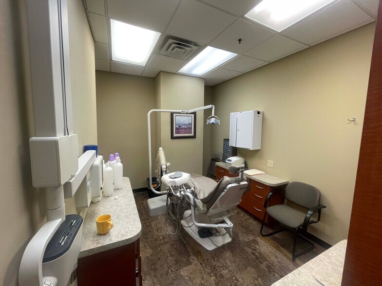 More Photos Of 4100 Shoreline Dr, Spring Park Apartments For Sale