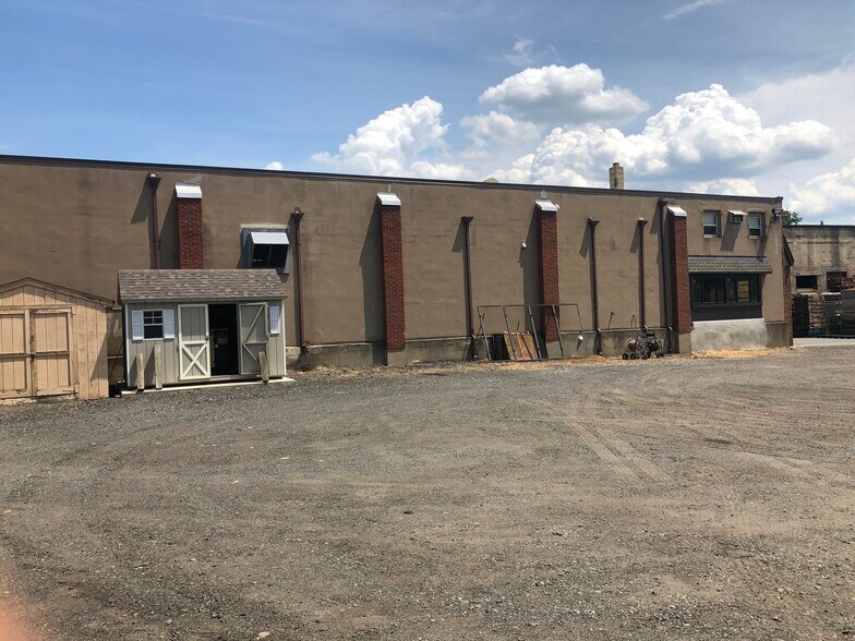 More Photos Of 60 5th Ave, Hawthorne Industrial For Lease