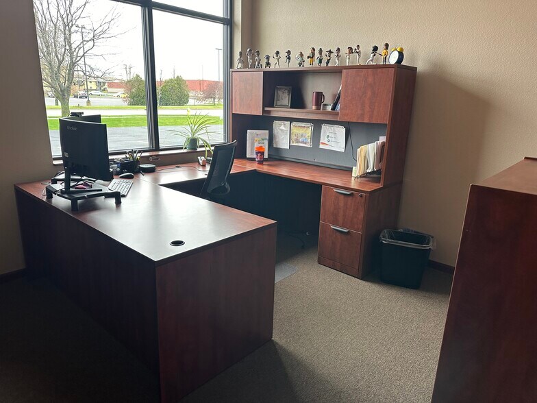 More Photos Of 5709 Windy Dr, Stevens Point Office For Lease