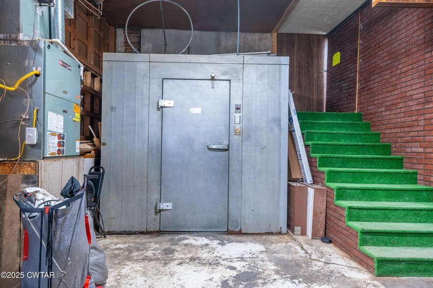 More Photos Of 18 S Court St, Alamo Storefront Retail Residential For Sale