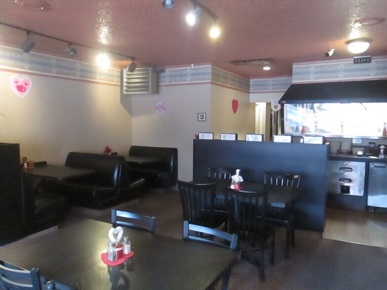 More Photos Of 117 N E St, Lakeview Specialty For Sale