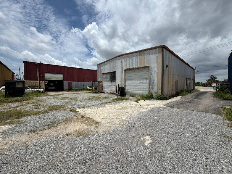 More Photos Of 3803 Paris Rd, Chalmette Warehouse For Sale