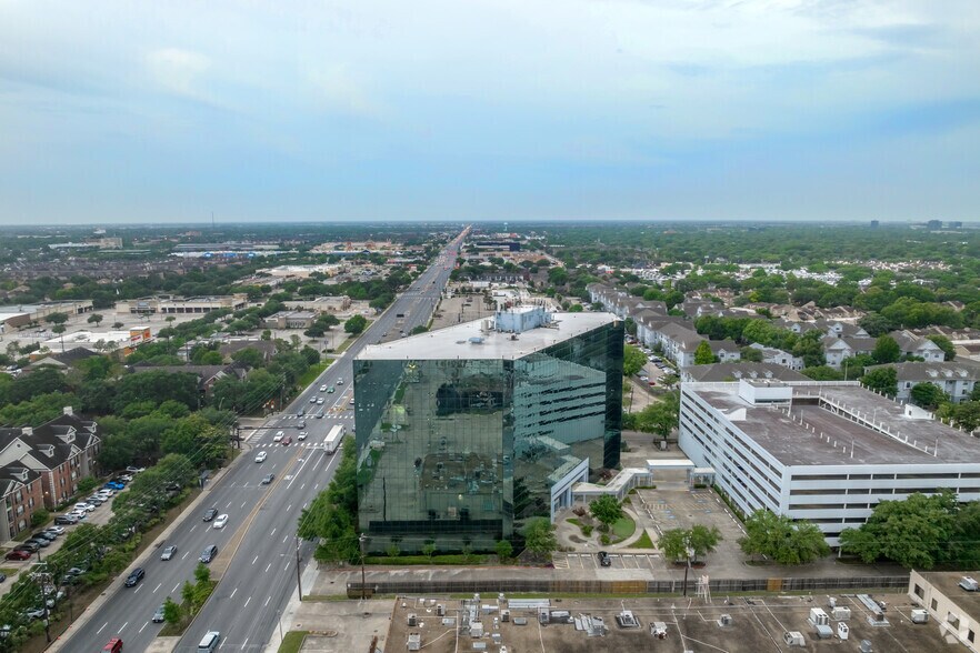 More Photos Of 11490 Westheimer Rd, Houston Office For Lease