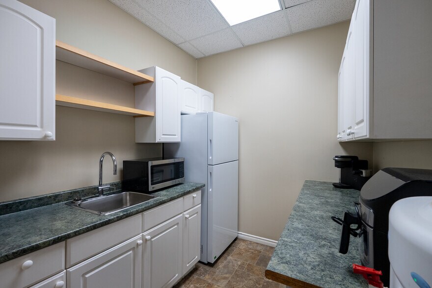 More Photos Of 5492 Production Blvd, Surrey Warehouse For Sale