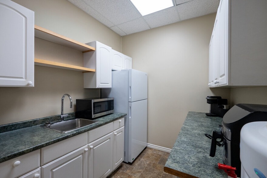 More Photos Of 5492 Production Blvd, Surrey Warehouse For Sale