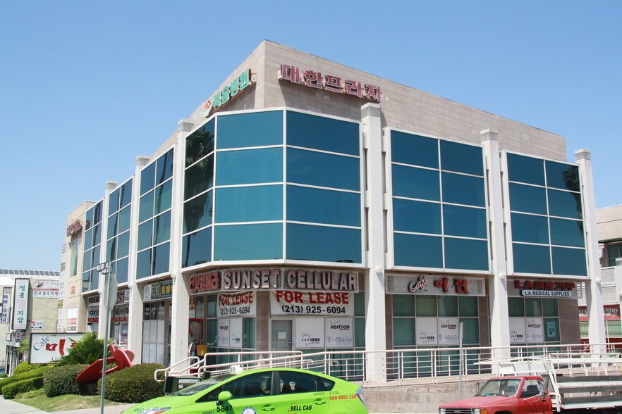 More Photos Of 966 S Western Ave, Los Angeles Office For Lease