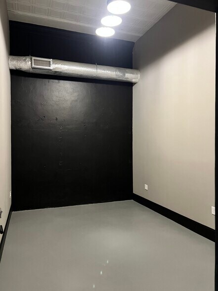 More Photos Of 231 W Peace St, Canton Coworking Space