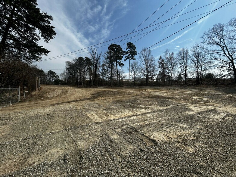 More Photos Of 1021 Tarrant Rd, Greensboro Land For Lease