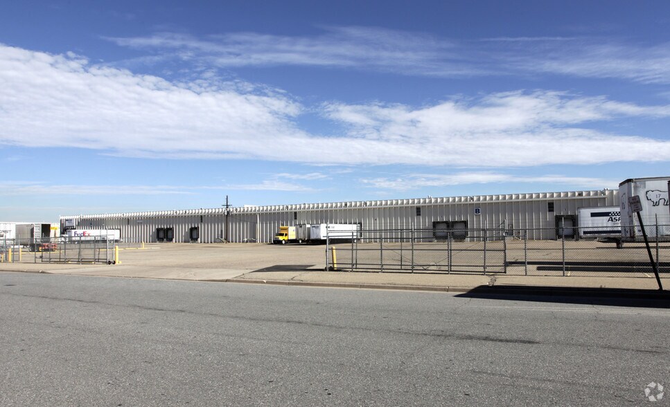 More Photos Of 11075 E 40th Ave, Denver Warehouse For Lease