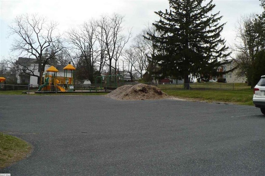 More Photos Of 800-812 W Main St, Waynesboro Land For Sale