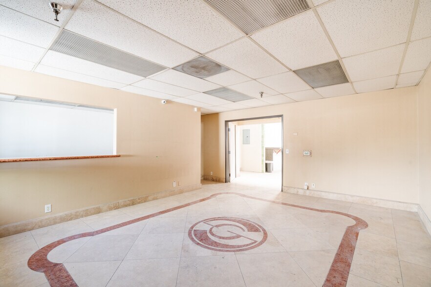 More Photos Of 8647 San Fernando Rd, Sun Valley Warehouse For Lease