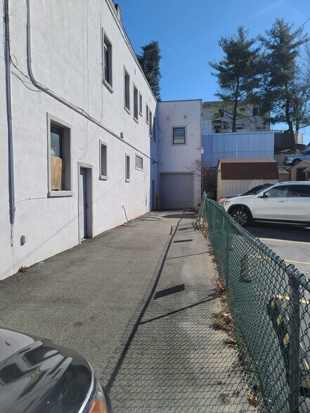 More Photos Of 396 Midland Ave, Garfield General Retail For Lease