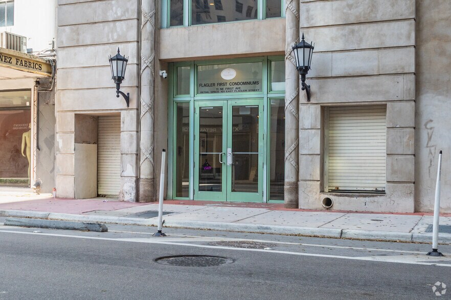 More Photos Of 101 E Flagler St, Miami Apartments For Lease