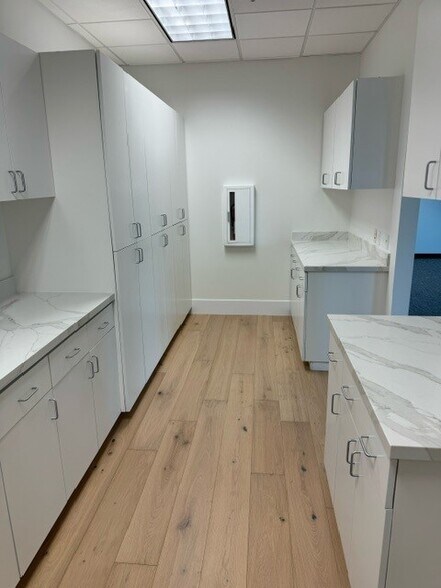More Photos Of 8350 E Raintree Dr, Scottsdale Office For Lease