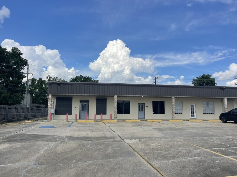 More Photos Of 15959 Hewwood Ave, Baton Rouge General Retail For Lease