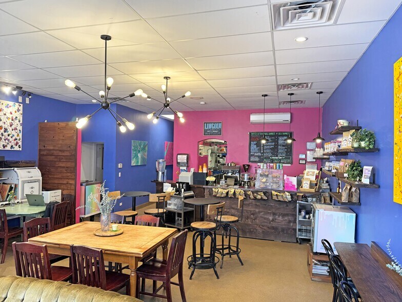 More Photos Of 3720 N Lincoln Ave, Chicago Apartments For Sale