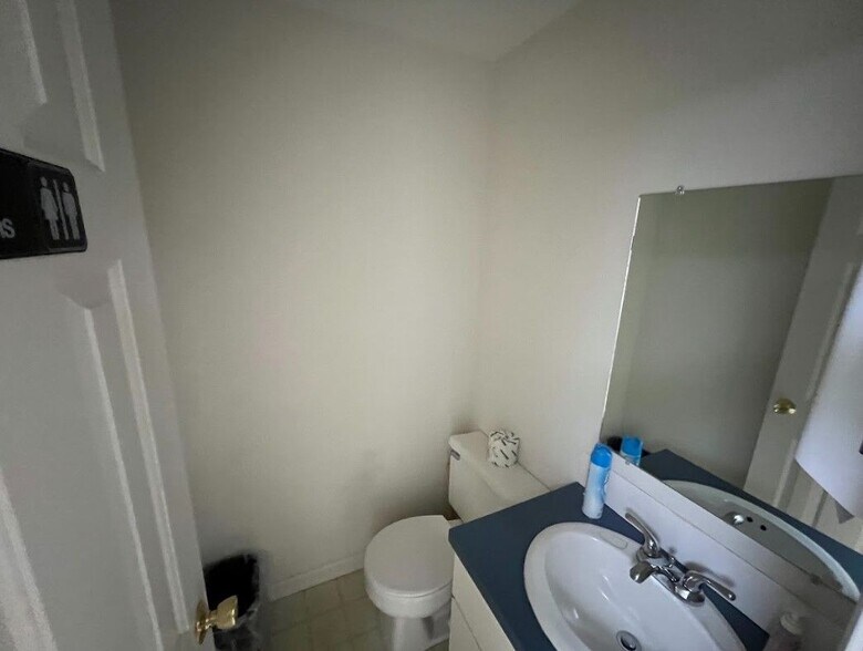 More Photos Of 3 Mound Ct, Merrimack Coworking Space