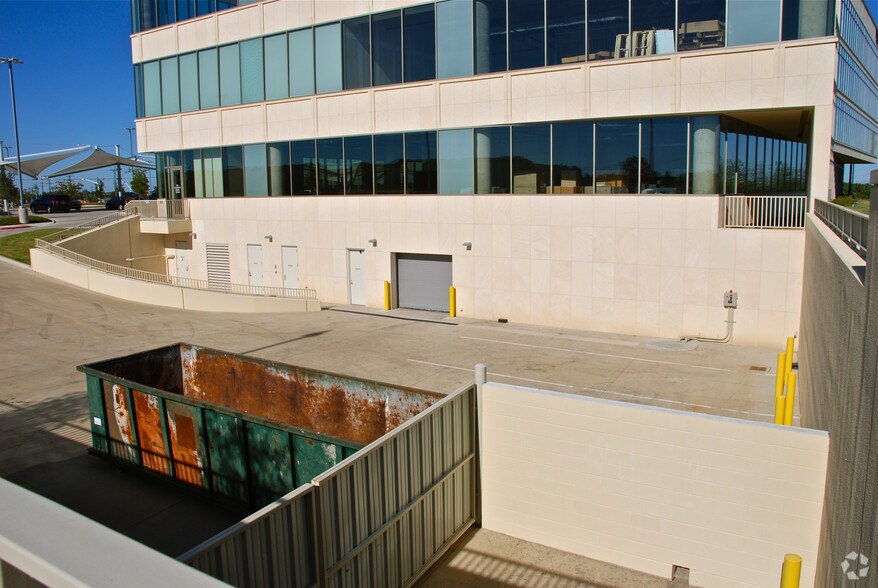More Photos Of 5900 S Lake Forest Dr, McKinney Office For Lease