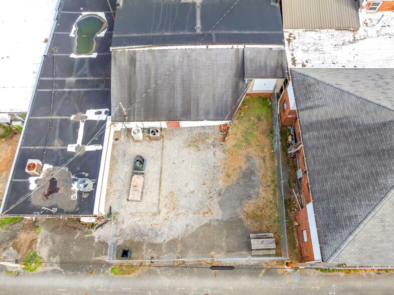 More Photos Of 824 Tennessee Ave, Etowah Storefront Retail Office For Sale