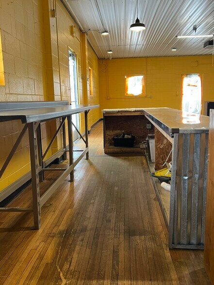 More Photos Of 720 S Broadway St, Greensburg Restaurant For Sale