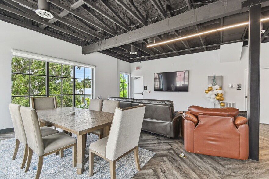 More Photos Of 1919 E 6th Ave, Tampa Office For Sale