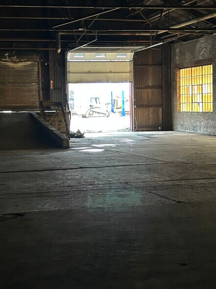 More Photos Of 2 Main St, Depew Refrigeration Cold Storage For Lease