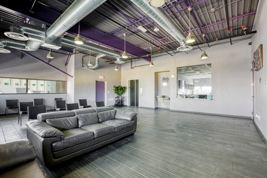 More Photos Of 921 S Las Vegas Blvd, Las Vegas Office For Sale