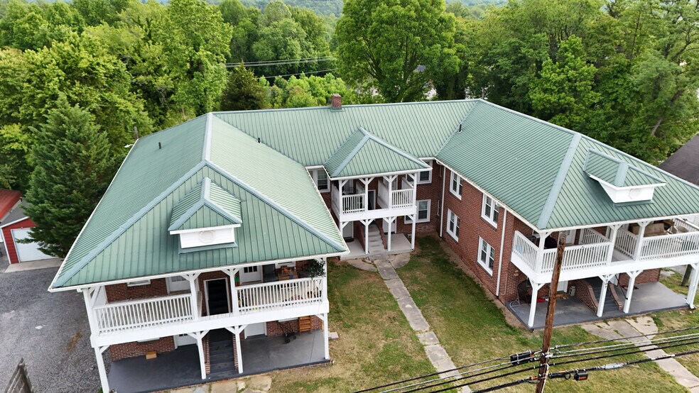 More Photos Of 1007 S Main St, Mount Airy Apartments For Sale