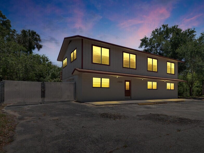 More Photos Of 1055 27th Ave SW, Vero Beach Flex For Sale