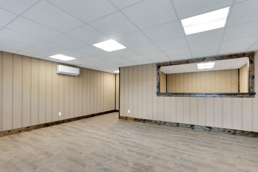 More Photos Of 65 Atlas Rd, Uniontown Manufacturing For Sale