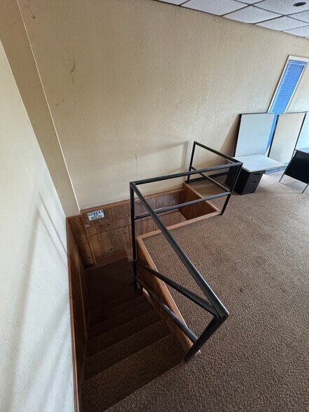 More Photos Of 2038 Saratoga Blvd, Corpus Christi Warehouse For Lease