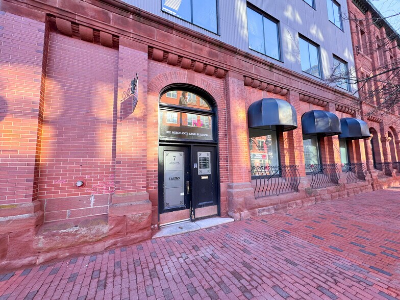 More Photos Of 15 Alma St, Moncton Medical For Lease