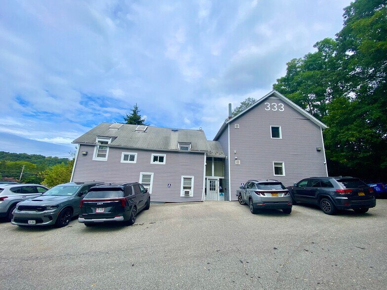 More Photos Of 333 Old Tarrytown Rd, White Plains Office For Sale