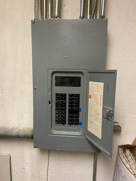 More Photos Of 10606 Warwick Blvd, Newport News General Retail For Sale