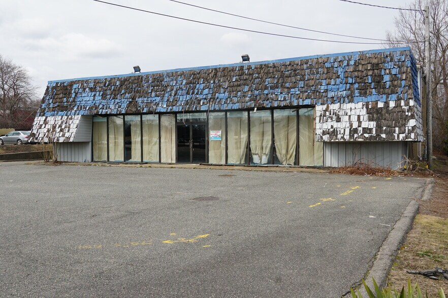 More Photos Of 210 Broad St, Bridgewater Service For Sale