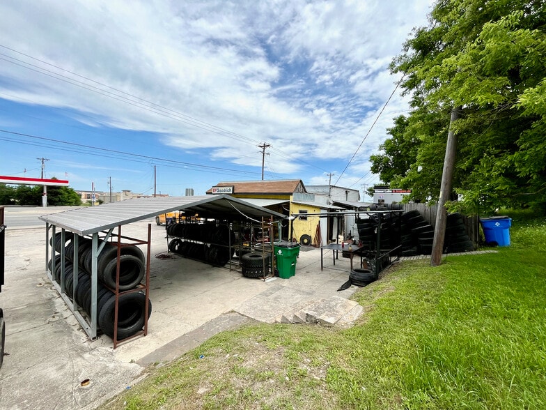 More Photos Of 11019 US Highway 290 E, Manor Lodge Meeting Hall For Sale