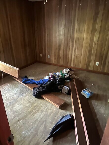 More Photos Of 207-209 Carl St, Leesville Apartments For Sale