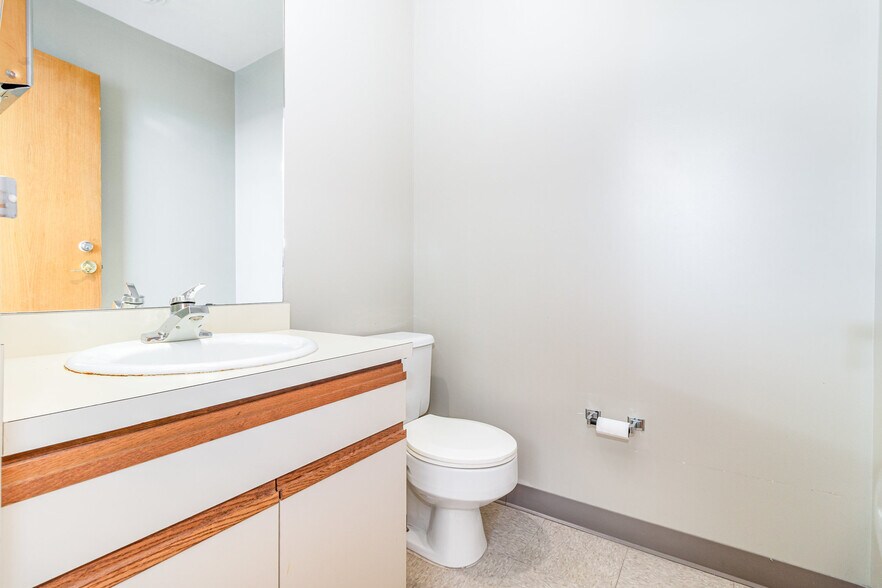 More Photos Of 10196 Springfield Pike, Cincinnati Medical For Sale