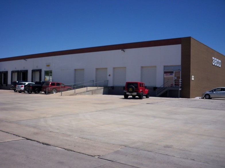 More Photos Of 3930 W 29th St S, Wichita Warehouse For Lease