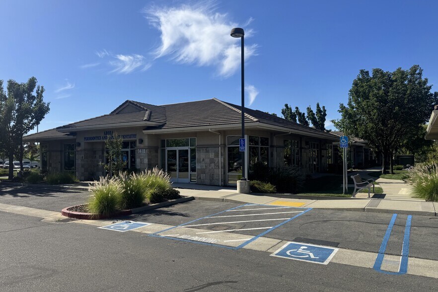 More Photos Of 1418 Blue Oaks Blvd, Roseville Medical For Lease