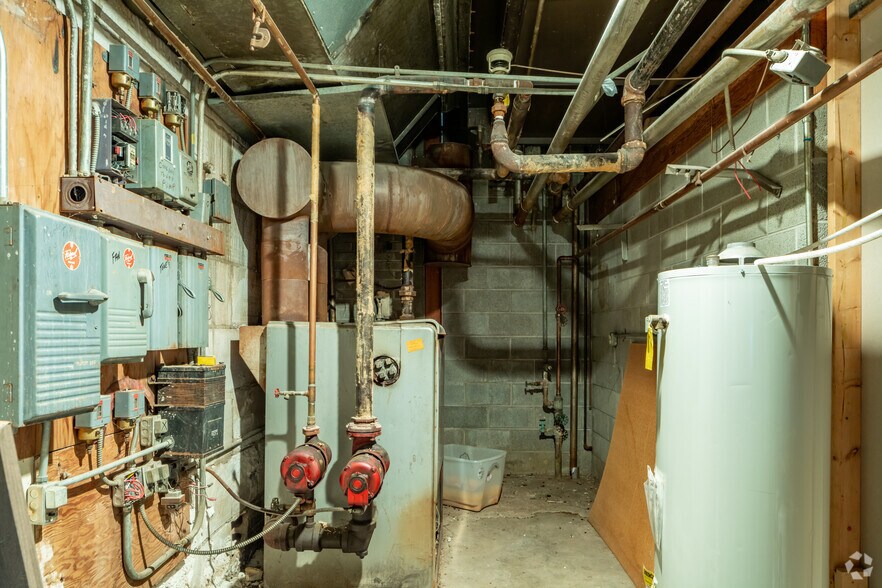 More Photos Of 4813-4945 Clio Rd, Flint Unknown For Lease