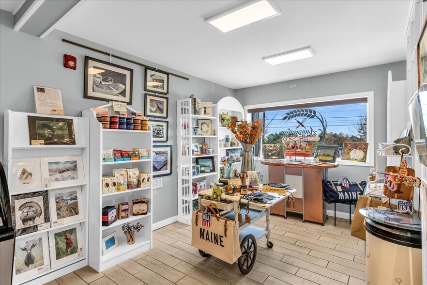 More Photos Of 357 W Main St, Searsport Freestanding For Sale