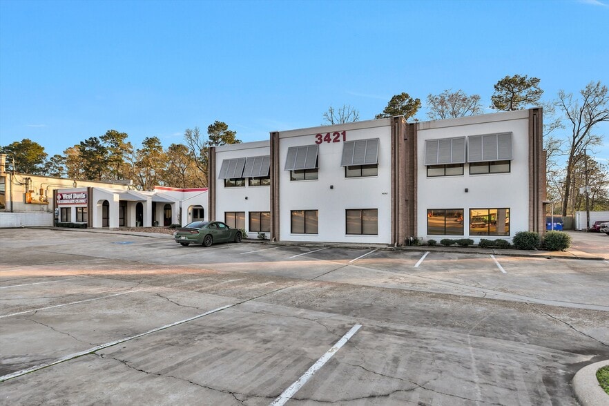 Primary Photo Of 3421 W Davis St, Conroe Medical For Lease
